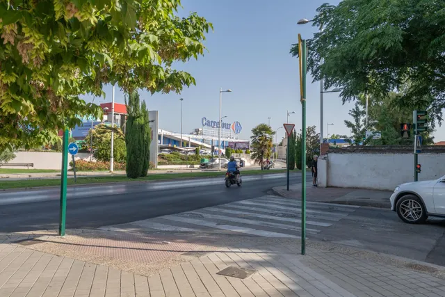 Se vende plaza de garaje en Parque Lagos cerca de Carrefour — 21