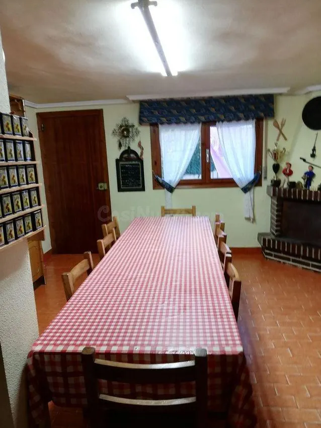 Chalet independiente con piscina, jardín y amplias posibilidades — 3