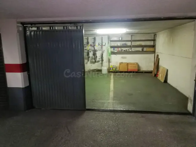 MONCASA VENDE 2 Plazas de garaje, cerradas - foto 2