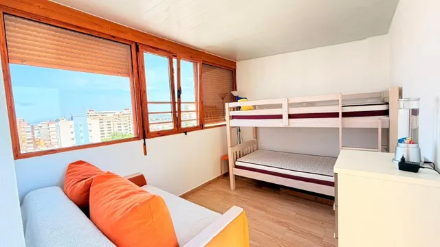 Apartamento en Torrevieja con piscina y vistas al mar — 8