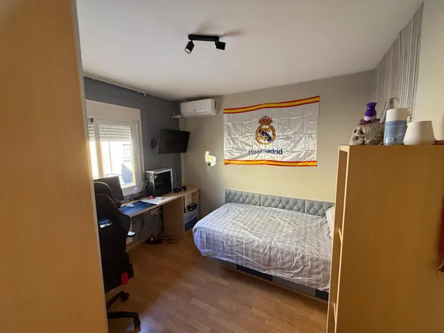 Venta de chalet adosado en el centro de Gójar. — 22