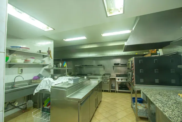 Local restaurante Marbella con terraza 100m2 frente al mar — 20