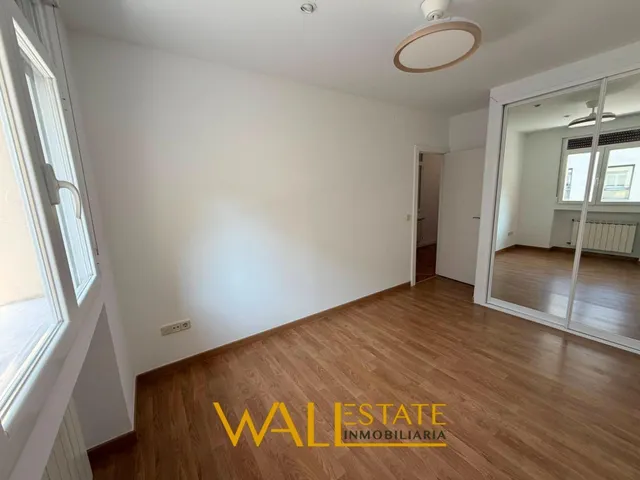 Espectacular piso de 3 dormitorios con balcón en pleno centro — 39