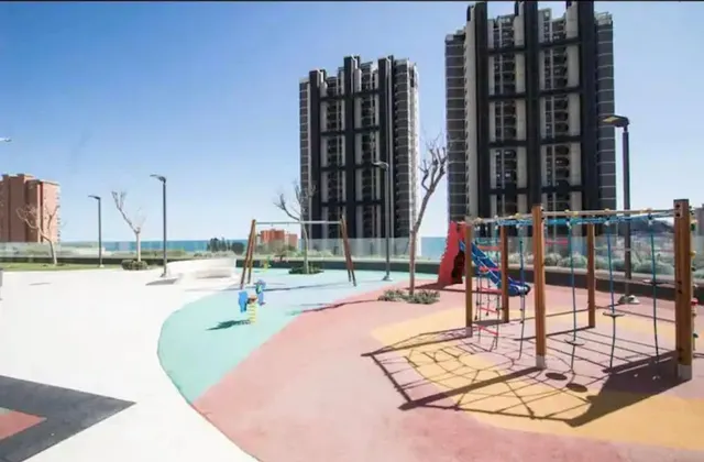 se alquila apartamento de 2 dormitorio 2 baños,  parking incluido con vistas al mar — 18