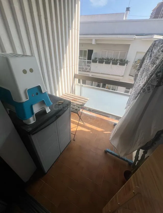 Amplio piso a 300 metros del mar en Palamós: luz, espacio y  - foto 4