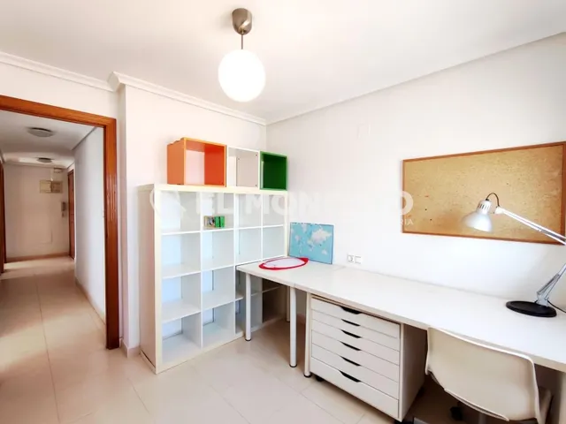 Fantástico apartamento con vistas al mar en Torrevieja, Alicante — 18
