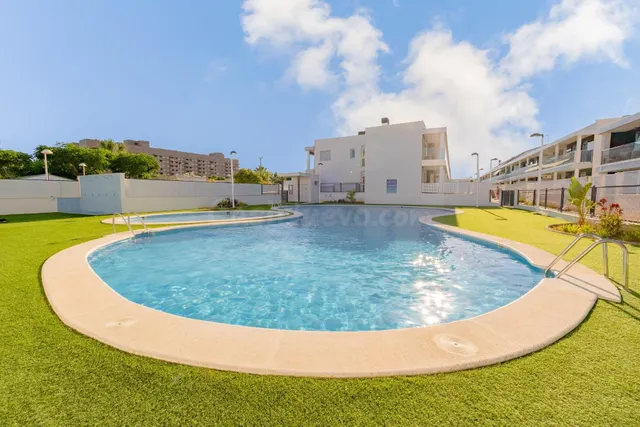 ESPECTACULAR APARTAMENTO EN PLANTA BAJA CON JARDIN EN TORREL - foto 4