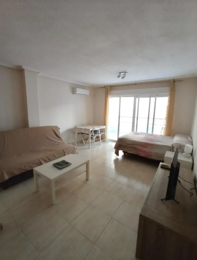 ESTUDIO ACOGEDOR CON AMPLIA TERRAZA A 400 METROS DE LA PLAYA
