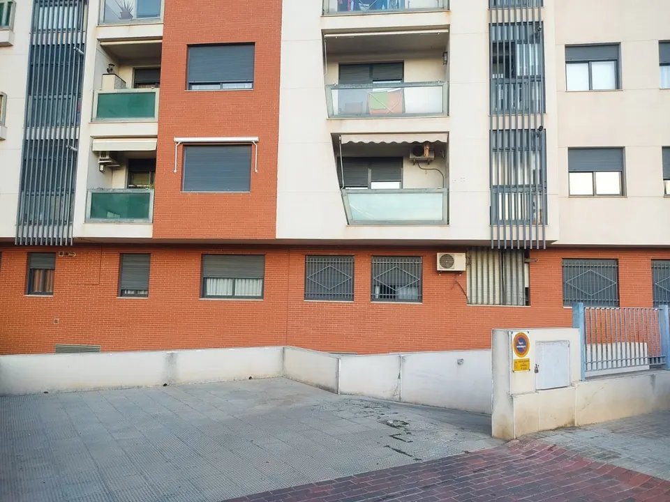 PLAZA DE GARAJE EN SUP-2