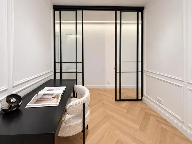 VIVIENDA DE LUJO CON DISEÑO EXCLUSIVO Y BALCONES EN LISTA — 16