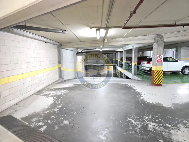 Plaza de garaje en hispanidad y nazario gonzalez — 7