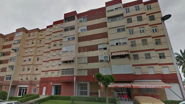 Se vende piso OKUPADO en Calle Riu Llobregat 18 de Tarragona - foto 3