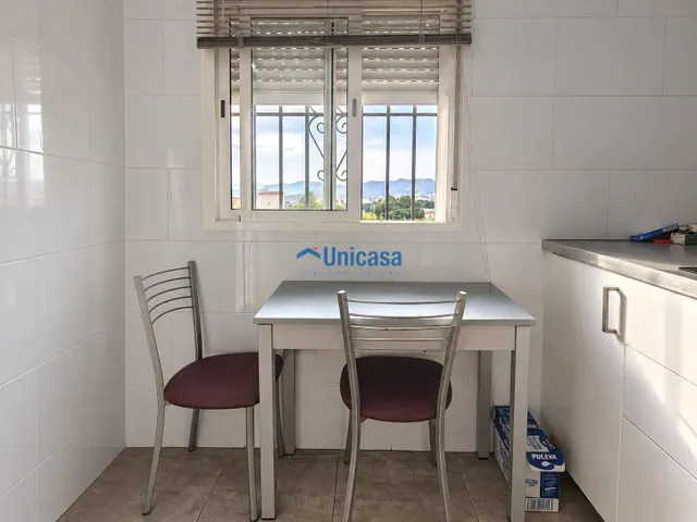 CHALET INDEPENDIENTE · 2 VIVIENDAS · PARCELA DE 422 M2 — 39