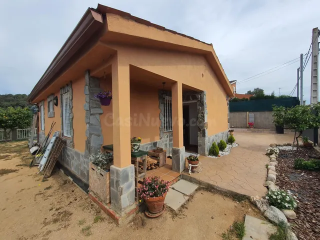 CASA A LA VENTA EN TORDERA, LISTA PARA ENTRAR A VIVIR, CON A - foto 2