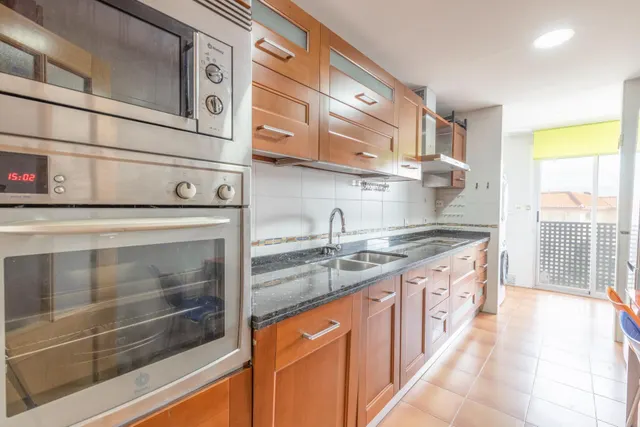 ¡¡¡amplio piso de 3 dormitorios, 2 baños, cochera y trastero, por solo 179.900 €!!! — 32