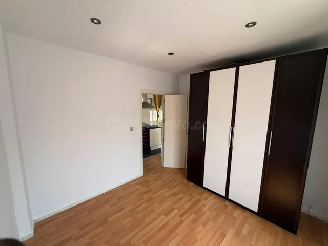 Piso con ubicación estratégica. - foto 3