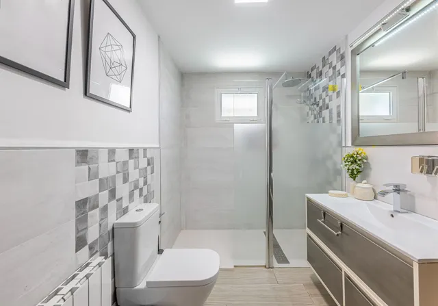 Elegancia, amplitud y luz: el hogar familiar que lo tiene todo en Fuengirola y Mijas Costa — 34