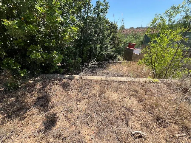 Terreno urbano en Torrent con edificación y frontenis. — 39
