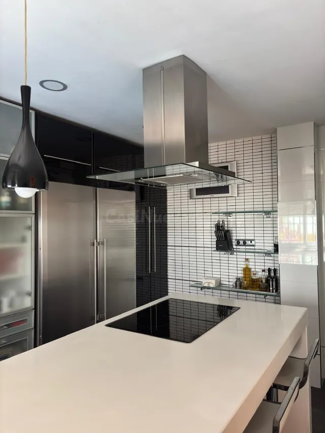 Espectacular vivienda con piscina, buhardilla, bodega y gara - foto 5