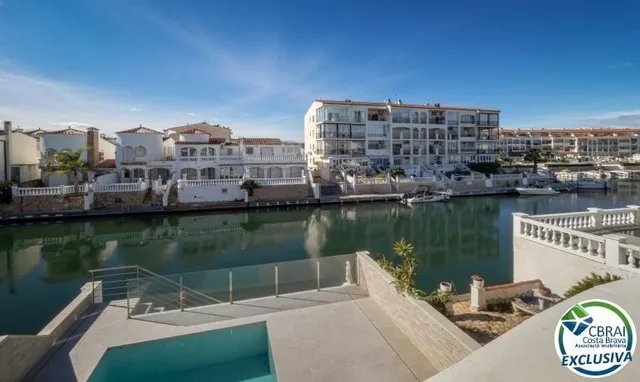 Magnífica casa de pescador con fondeo y piscina — 17