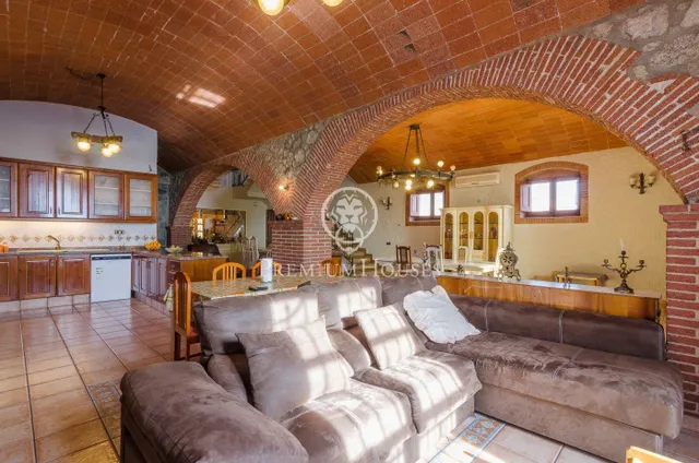 Masía en venta con vistas al mar en Mataró - Costa Barcelona. — 4