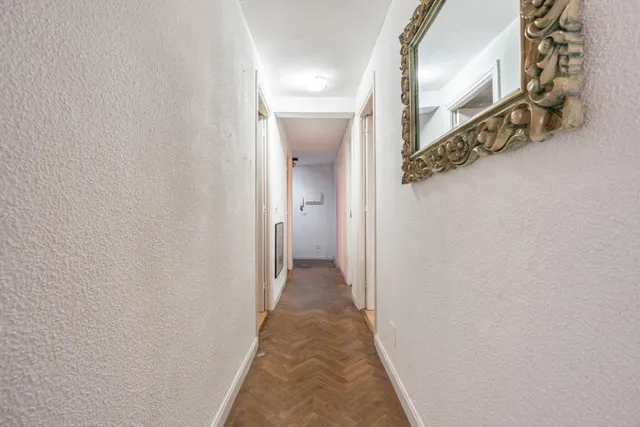 VIVIENDA CON MUCHAS POSIBILIDADES EN CALLE FUENCARRAL — 6