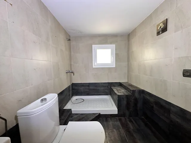 Se vende casa en la bisbal del penedes, zona priorat bisbal — 34