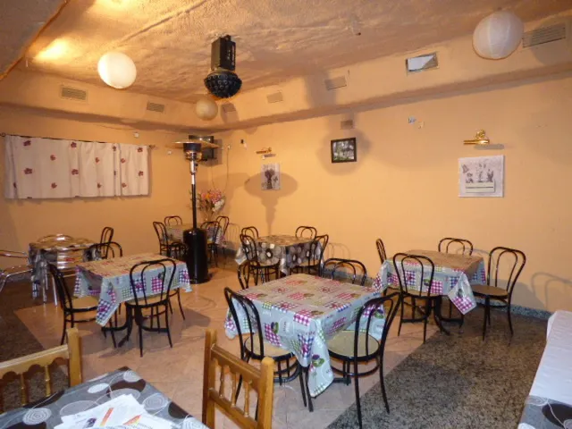 CAFETERIA DISCOTECA EN SAGRAJAS TOTALMENTE ACONDICIONADA DE 300MTRS — 15