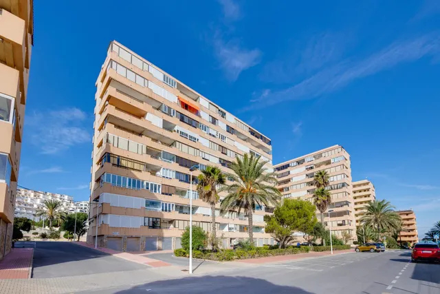 Vistas al mar! piso de 2 dormitorios en Torrevieja , totalmente reformado — 35