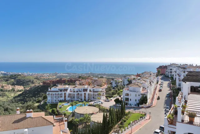 Calahonda Alta - Impresionante Atico con Alma Vistas al Mar  - foto 5