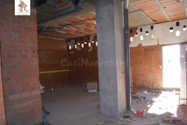 ALQUILER LOCAL COMERCIAL EN ESQUINA EN FASE II - foto 3