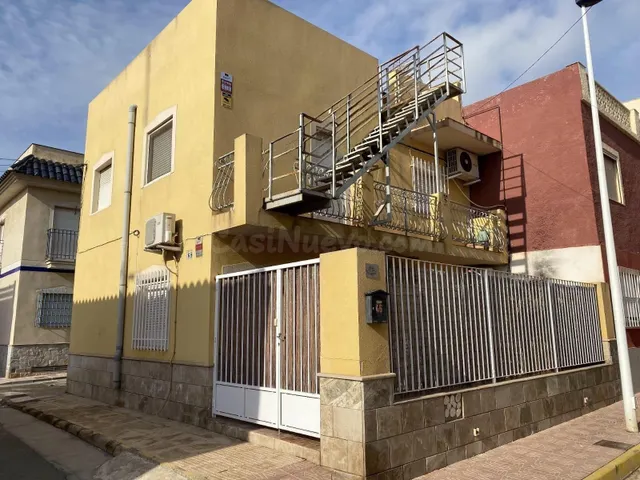 Casa Adosada a Solo 700 Metros del Mar