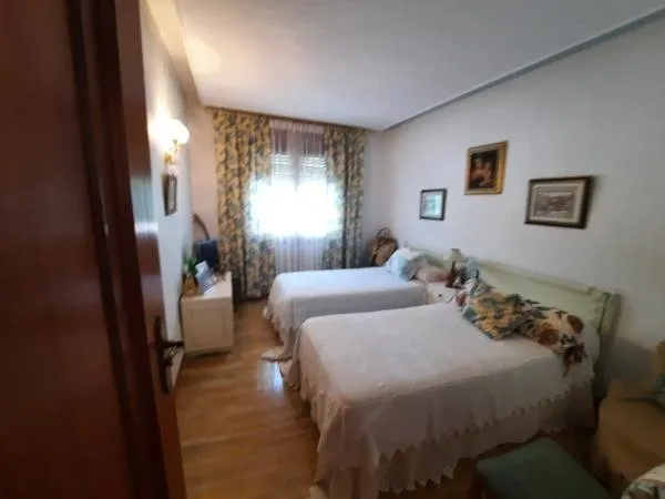Magnifico chalet cercano al casco urbano — 31