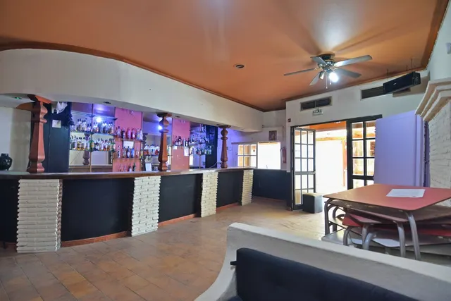 Bar 90m² en venta - Centro — 13
