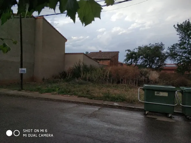 SE VENDE SOLAR URBANO EN ESQUINA EN EL CENTRO DE VILLACE. - foto 2