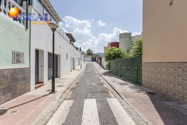 SOLAR EN LANCHA DEL GENIL — 10