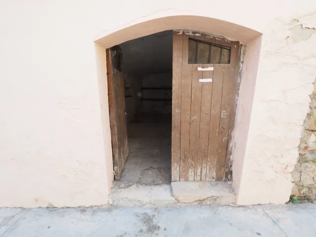 SE VENDE LOCAL COMERCIAL DE 48M2 EN MANRESA, ZONA ESCODINES — 5