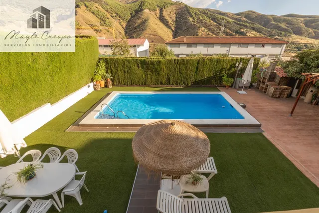 CHALET CON PISCINA Y JARDÍN A SOLO 10 MINUTOS DE GRANADA — 36