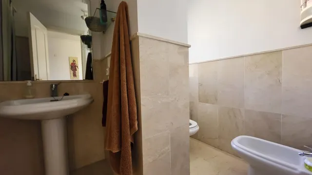 Amplio apartamento de tres dormitorios con vistas panorámicas en Nueva Alcántara. — 28