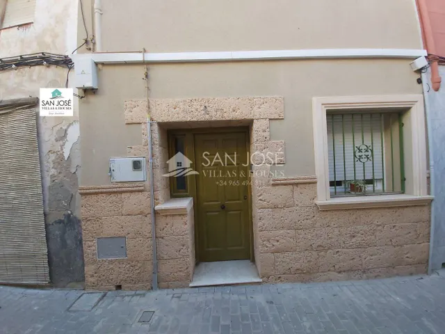 Se vende casa reformada en 2017 en pleno centro historico de Aspe — 28