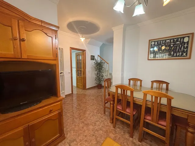 CASA INDEPENDIENTE EN PERFECTO ESTADO CON TERRAZA