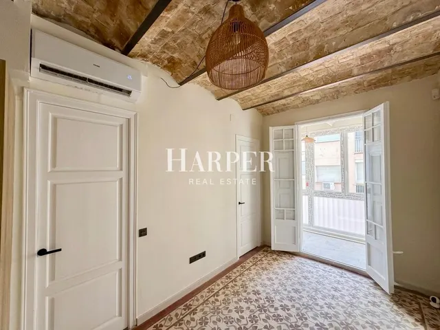Piso reformado con elementos originales en el corazón de Vila de Gràcia 3hab — 17