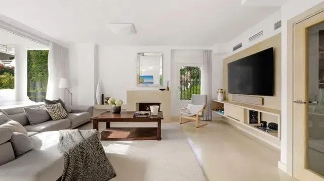Chalet adosado en la Milla de Oro de Marbella — panorámica de La Concha — 8