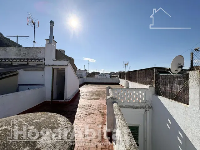 ¡Vistas a las montañas! Casa amplia y luminosa para reformar con patio y gran terraza — 16