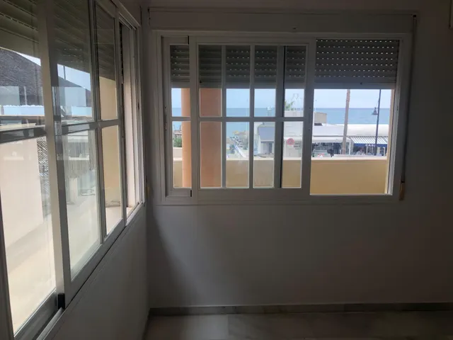 Piso en primera linea de playa en Torremolinos — 17