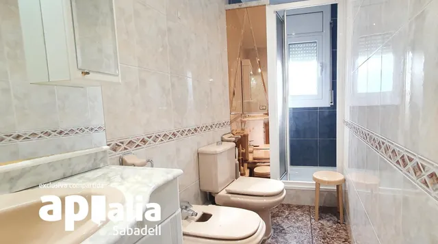 PISO DE 4 habitaciones CON ASCENSOR Y BALCON EN LA CREU DE B - foto 2