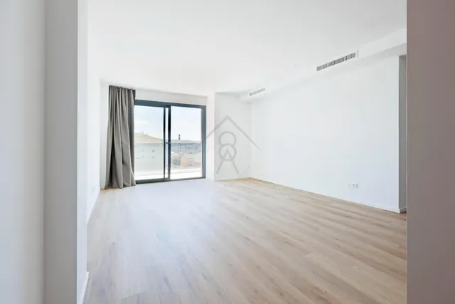 Ático dúplex con terraza, de obra nueva (2026) y sin estrenar — 8