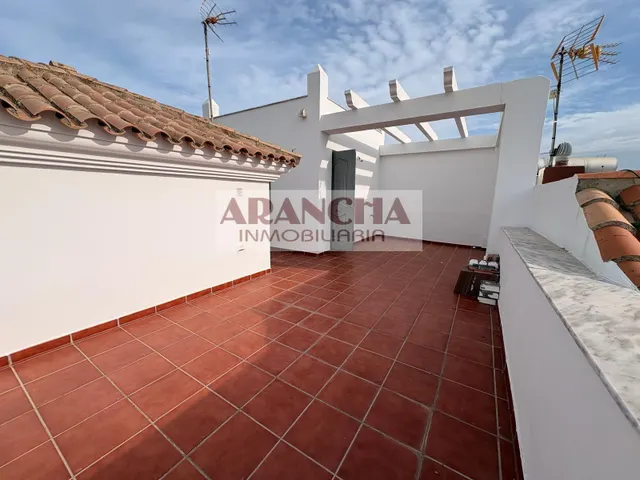 CASA TIPO DÚPLEX CON VISTAS AL MAR — 32
