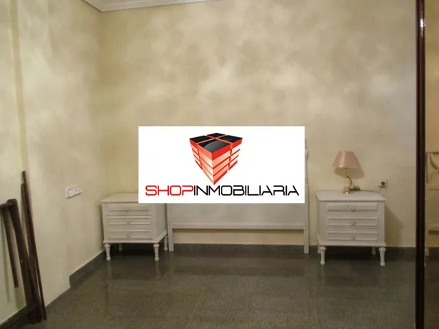SE ALQUILA GRAN PISO EN VICENTE ZARAGOZÁ, BENIMACLET