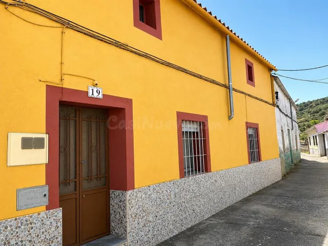 Una casa para volver al pueblo, disfrutar del verano y crear